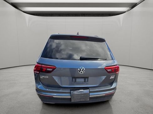 Used 2021 Volkswagen Tiguan SE w/ Panoramic Sunroof Package image 4