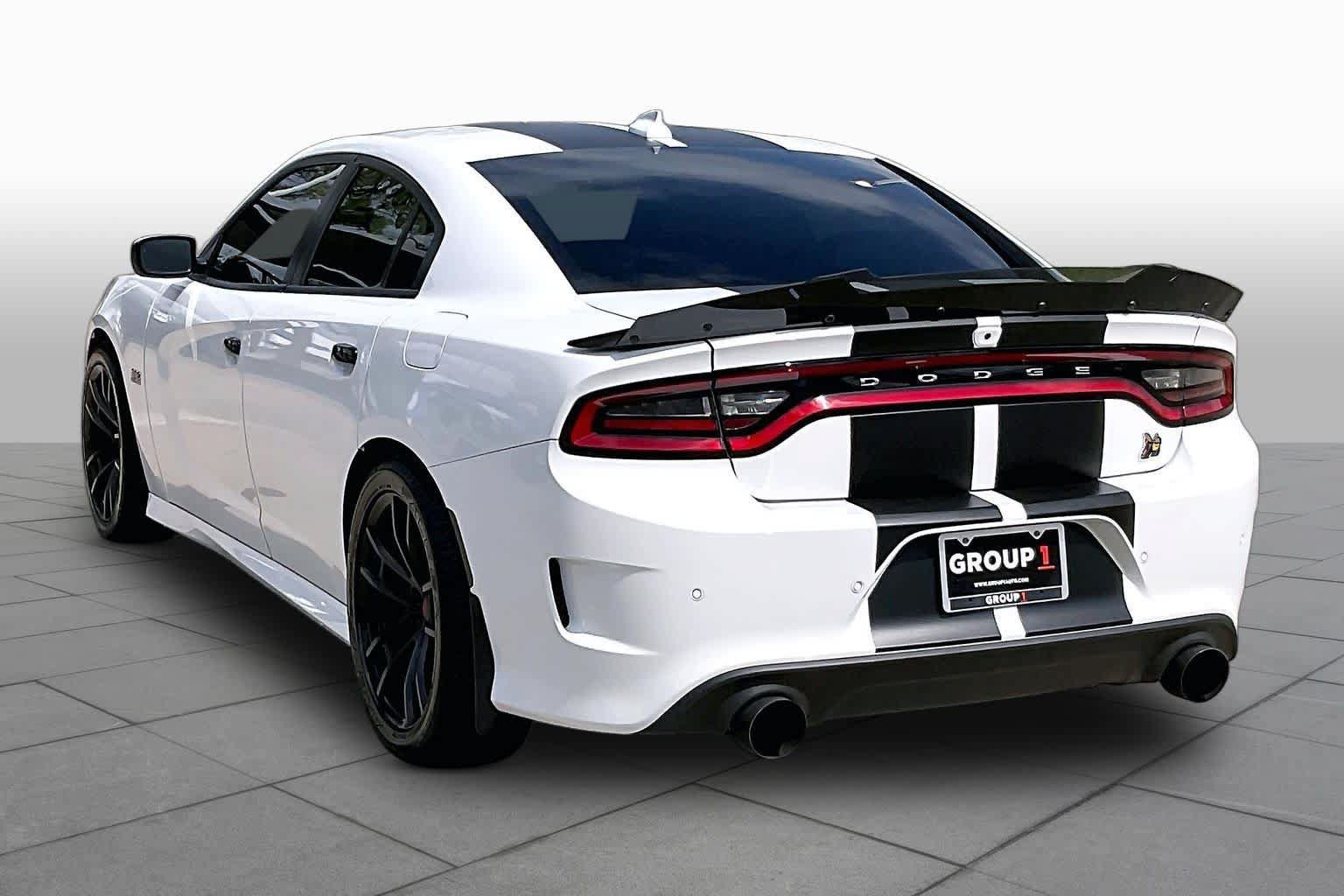 Used 2022 Dodge Charger Scat Pack w/ Dynamics Package RWD image 11