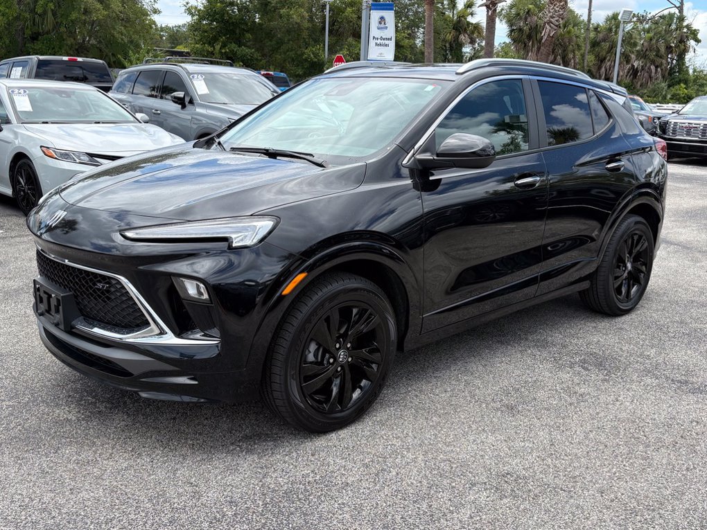 Used 2024 Buick Encore GX Sport Touring AWD/4WD image 2