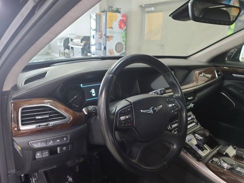 Used 2018 Genesis G90 5.0 Ultimate image 5