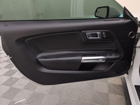 Certified 2019 Ford Mustang Coupe w/ Black Accent Package image 38