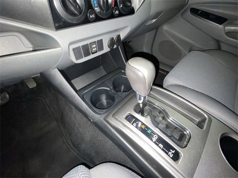 Used 2015 Toyota Tacoma PreRunner image 19