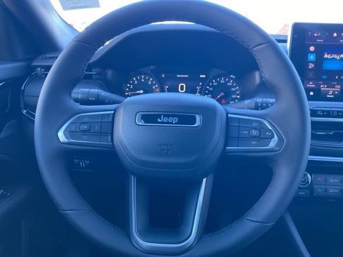 New 2026 Jeep Compass Latitude image 25