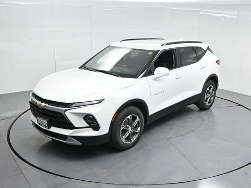 New 2025 Chevrolet Blazer LT w/ Convenience Package FWD image 57