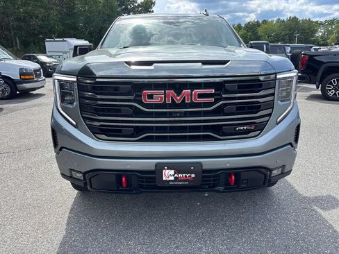 Used 2023 GMC Sierra 1500 AT4 w/ Technology Package AWD/4WD image 9