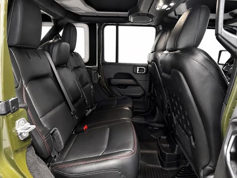 Used 2021 Jeep Wrangler Unlimited Rubicon AWD/4WD image 18