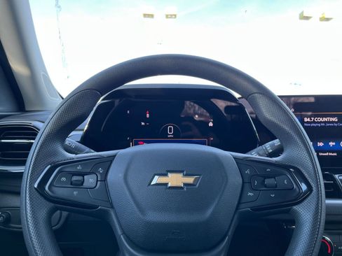 Used 2025 Chevrolet TrailBlazer LT FWD image 27
