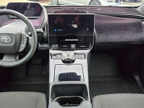 Used 2025 Toyota bZ4X FWD image 9