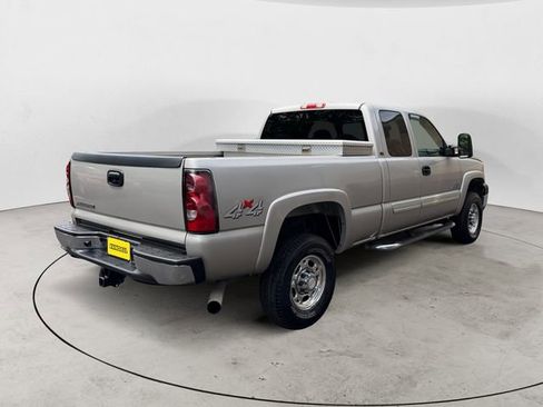 Used 2006 Chevrolet Silverado 2500 LT w/ Heavy-Duty Power Package AWD/4WD image 5
