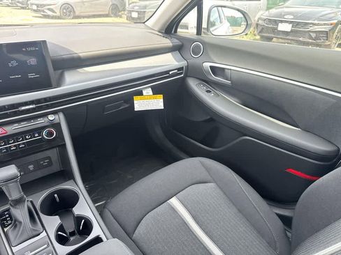 New 2026 Hyundai Sonata SE FWD image 2