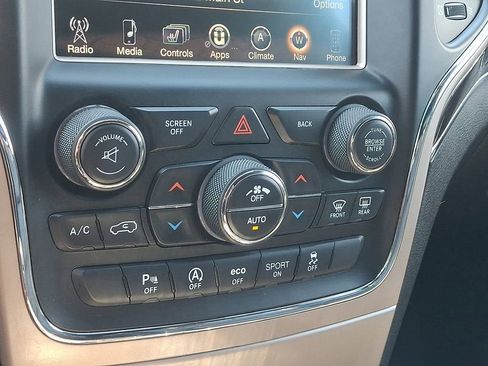 Used 2016 Jeep Grand Cherokee Overland AWD/4WD image 16