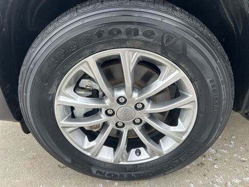 Used 2022 Jeep Cherokee Latitude Lux image 25