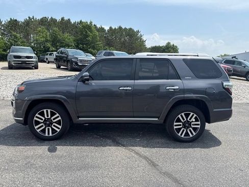 Used 2022 Toyota 4Runner Limited AWD/4WD image 9