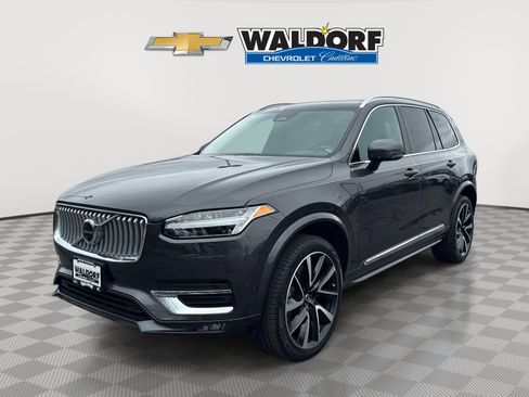 Used 2024 Volvo XC90 B5 Plus AWD/4WD image 3