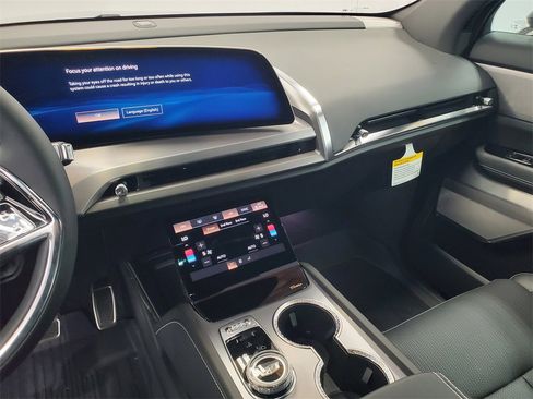 New 2026 Cadillac Vistiq Sport w/ LPO, Floor Liner Package image 15