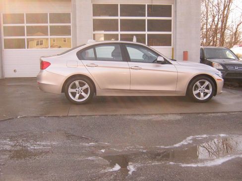 Used 2013 BMW 328i xDrive Sedan AWD/4WD image 5