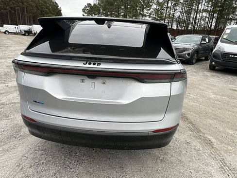 Used 2024 Jeep Wagoneer Launch Edition image 9