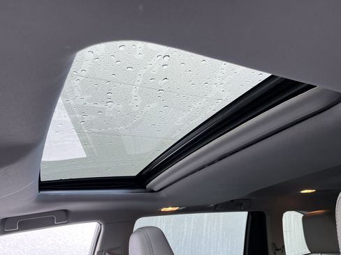 Used 2019 Toyota Highlander XLE image 5