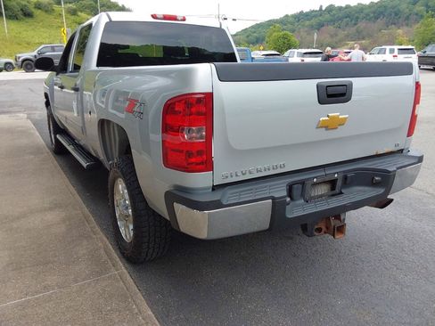 Used 2014 Chevrolet Silverado 2500 LT w/ Suspension Package, Off-Road AWD/4WD image 7