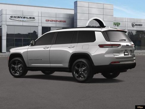 Used 2024 Jeep Grand Cherokee L Altitude AWD/4WD image 4