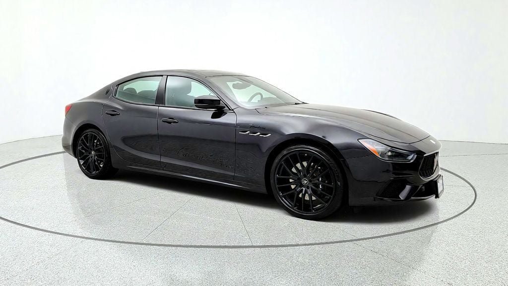Used 2023 Maserati Ghibli Modena Q4 AWD/4WD image 3