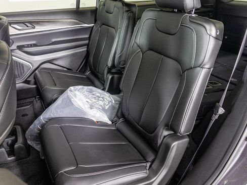 New 2026 Jeep Grand Cherokee L Limited AWD/4WD image 38