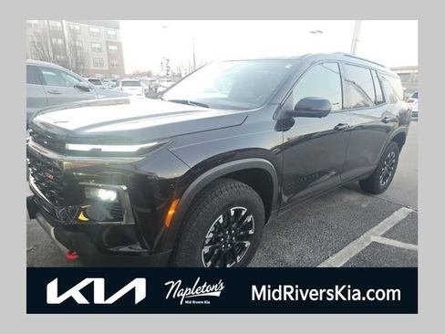 Used 2025 Chevrolet Traverse Z71 w/ Driver Confidence Package image 1