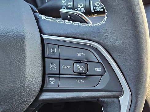 New 2025 Jeep Grand Cherokee Limited w/ Luxury Tech Group II image 26