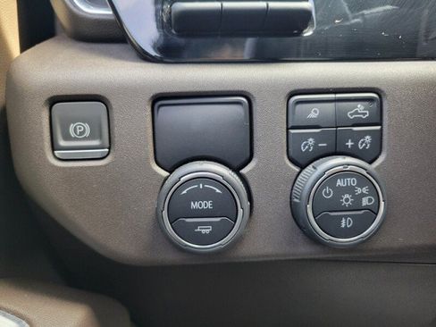 Used 2022 Chevrolet Silverado 1500 LTZ w/ Technology Package RWD image 15