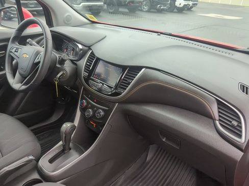 Certified 2020 Chevrolet Trax LT FWD image 14