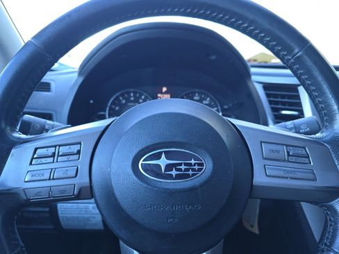 Used 2011 Subaru Outback 2.5i Limited w/ PWR Moonroof Pkg image 21