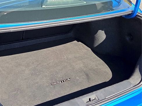 Used 2023 Nissan Sentra SR w/ SR Premium Package image 11