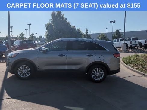Used 2017 Kia Sorento AWD image 4