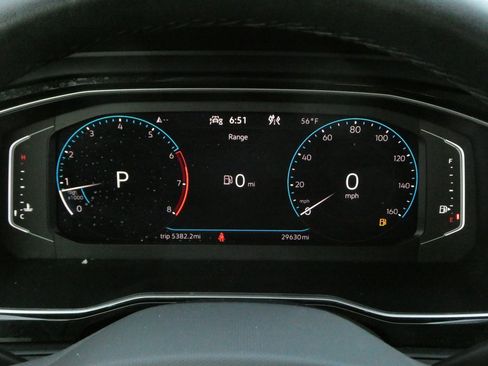 Used 2024 Volkswagen Jetta SEL image 5