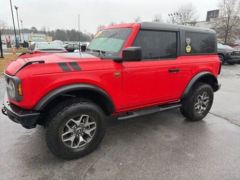 Used 2024 Ford Bronco Badlands image 4