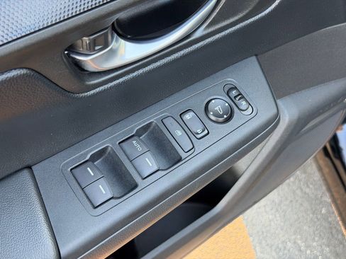 Used 2023 Honda CR-V LX image 12