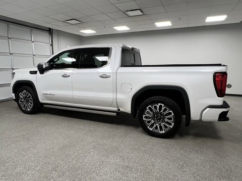 Used 2024 GMC Sierra 1500 Denali Ultimate image 8