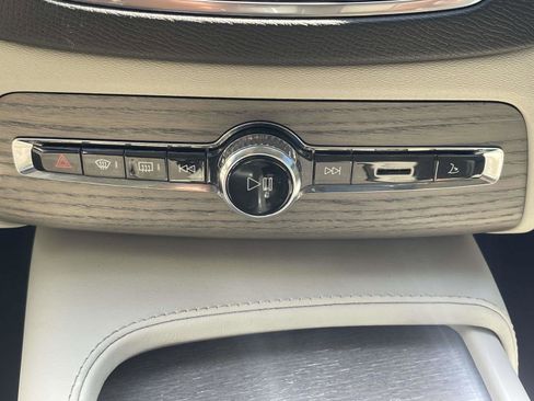Used 2023 Volvo XC90 B6 Core w/ Protection Package Premier image 29