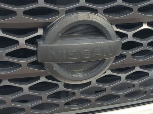 Used 2018 Nissan Titan PRO-4X w/ Pro-4x Utility Package image 12