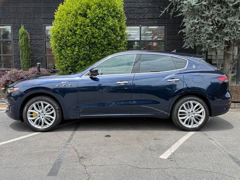 Used 2022 Maserati Levante GT AWD/4WD image 9
