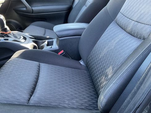 Used 2020 Nissan Rogue SV w/ Premium Package image 3