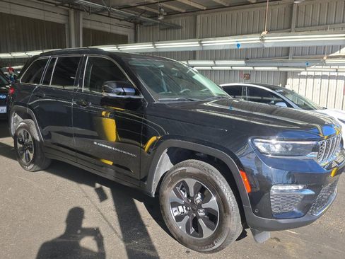 Used 2023 Jeep Grand Cherokee 4WD 4xe w/ Luxury Tech Group II image 2