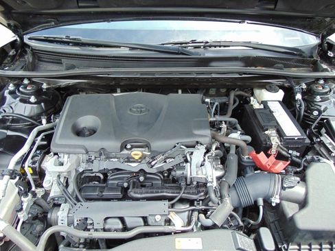 Used 2020 Toyota Camry XSE FWD image 39