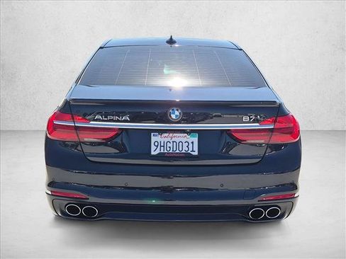 Used 2017 BMW ALPINA B7 xDrive AWD/4WD image 7