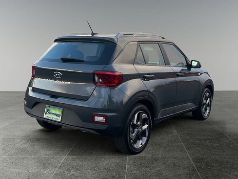 Certified 2025 Hyundai Venue SEL image 7