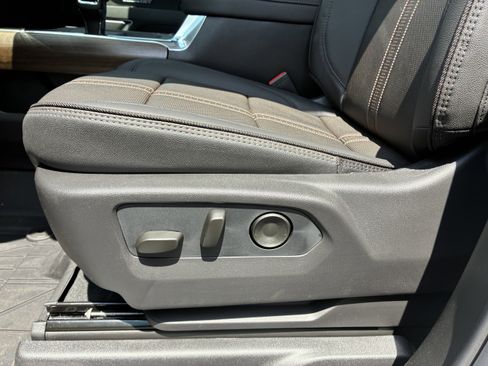 New 2026 Chevrolet Silverado 1500 High Country w/ High Country Premium Package AWD/4WD image 27