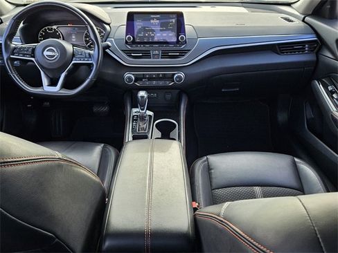 Used 2024 Nissan Altima 2.5 SR image 8