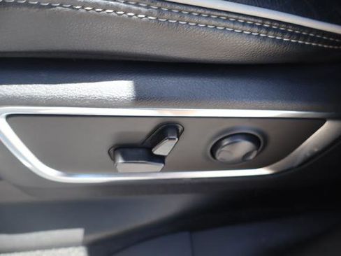 Used 2025 RAM 1500 Laramie AWD/4WD image 16