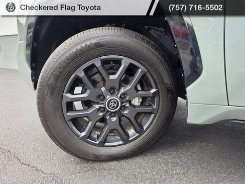 Used 2024 Toyota Tundra Platinum AWD/4WD image 9