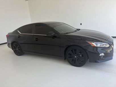 Used 2022 Nissan Altima 2.5 SR w/ Midnight Edition Package